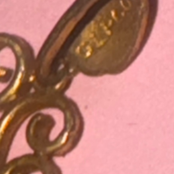 🫶🏻 Ladies classic cameo porcelain/gold ladies head pendant. - Picture 3 of 3